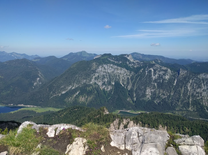 duerrnbachhorn_ausblick_zu_weitsee_mittersee_und_loedensee.jpg