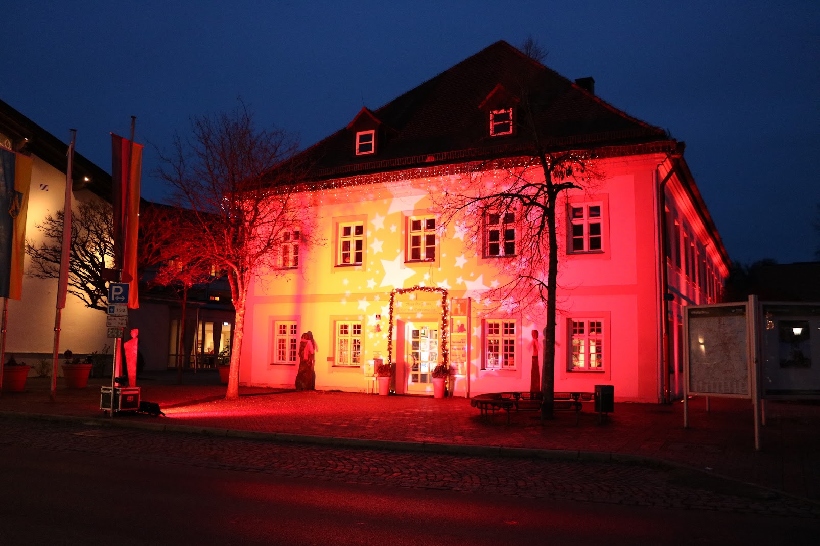 haus_des_gastes_leuchtet.jpg