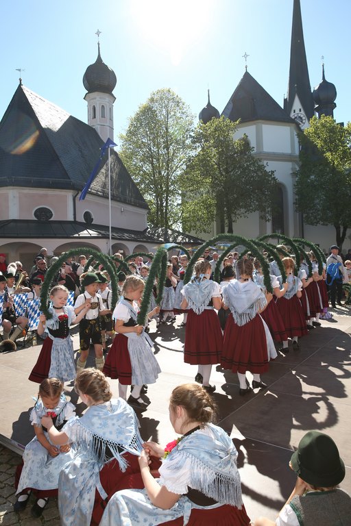 musik_am_maibaum.jpg