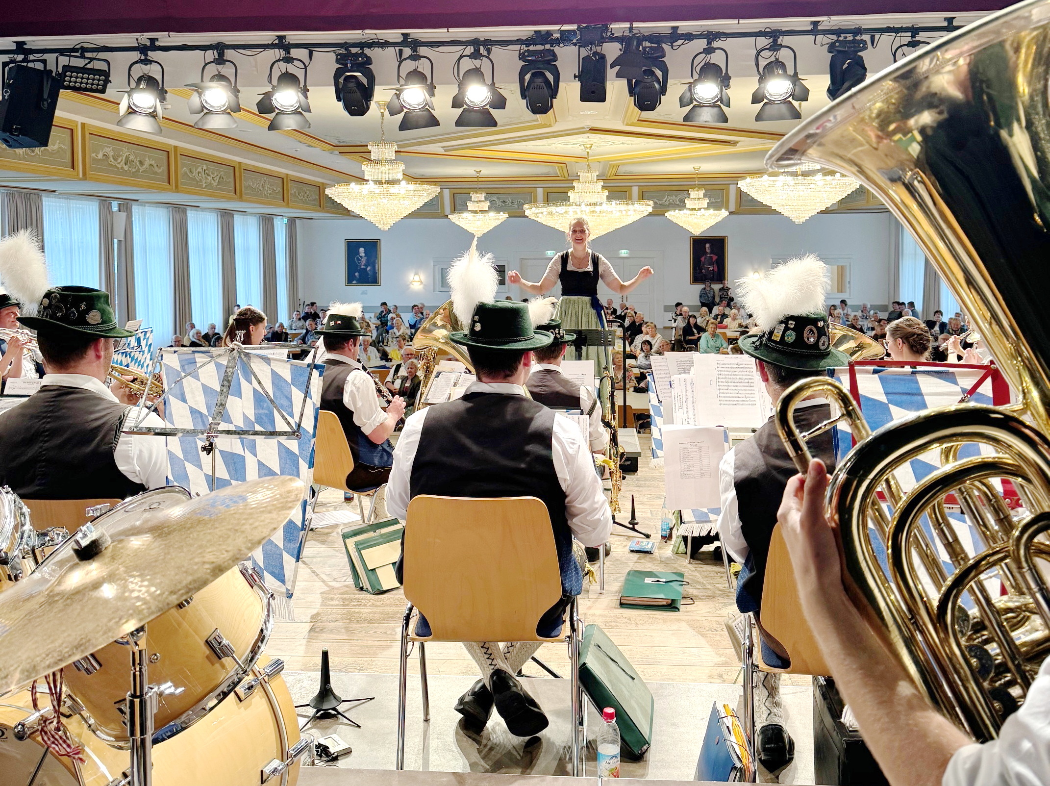 Osterkonzert 2024 unter der Stabführung von Regina Huber. Bildrechte: Anton Hötzelsperger