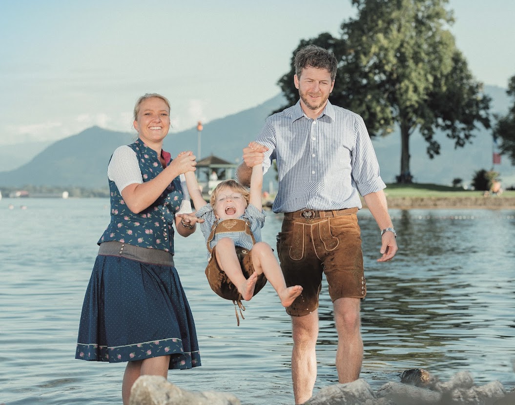 „Wir fühlen uns sehr geehrt, den zweiten Platz der familienfreundlichsten See-Reiseziele in ganz Deutschland zu belegen“, so die Geschäftsführerin der Prien Marketing GmbH Andrea Hübner. „Unser Dank gilt den Familien, die wir recht herzlich in unserer Seegemeinde begrüßen.“ Foto: Prien Marketing GmbH