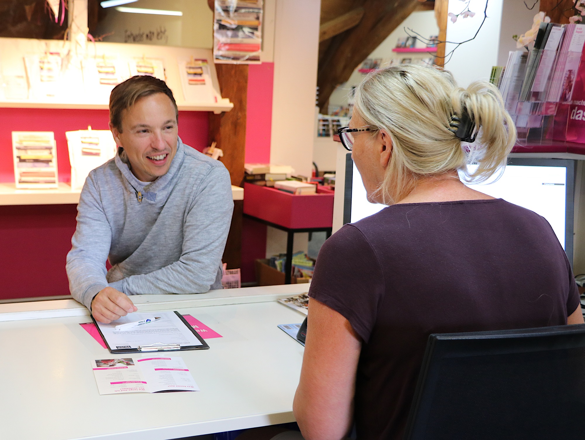 Große Freude über die geschenkte Jahresgebühr. Foto: Prien Marketing GmbH