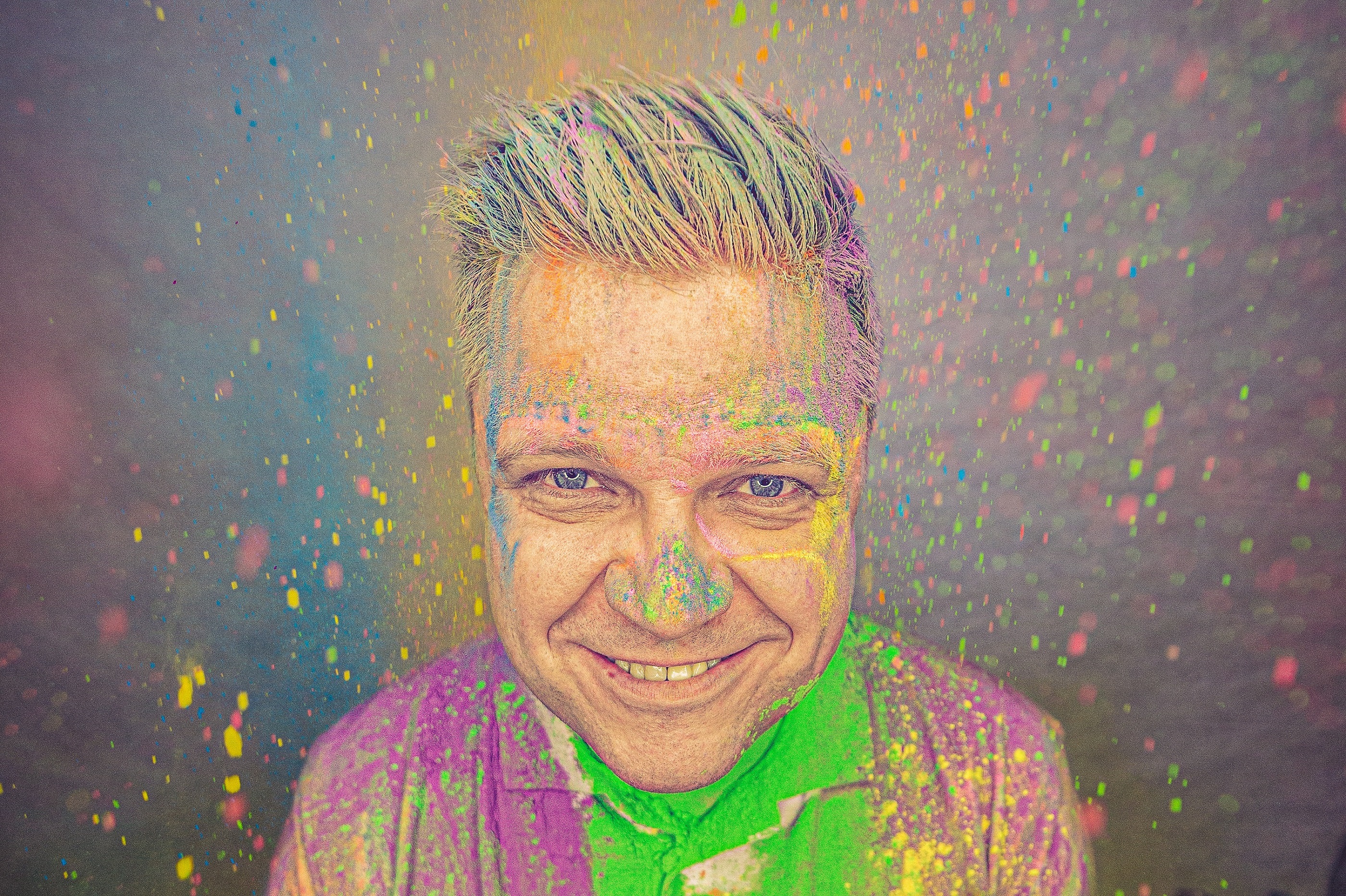 Der Kabarettist Ralf Winkelbeiner kommt nach Prien a. Chiemsee: „Bunt“ heißt sein aktuelles Programm und der Name verrät eigentlich schon Alles.
Bildrechte: Michael Heider