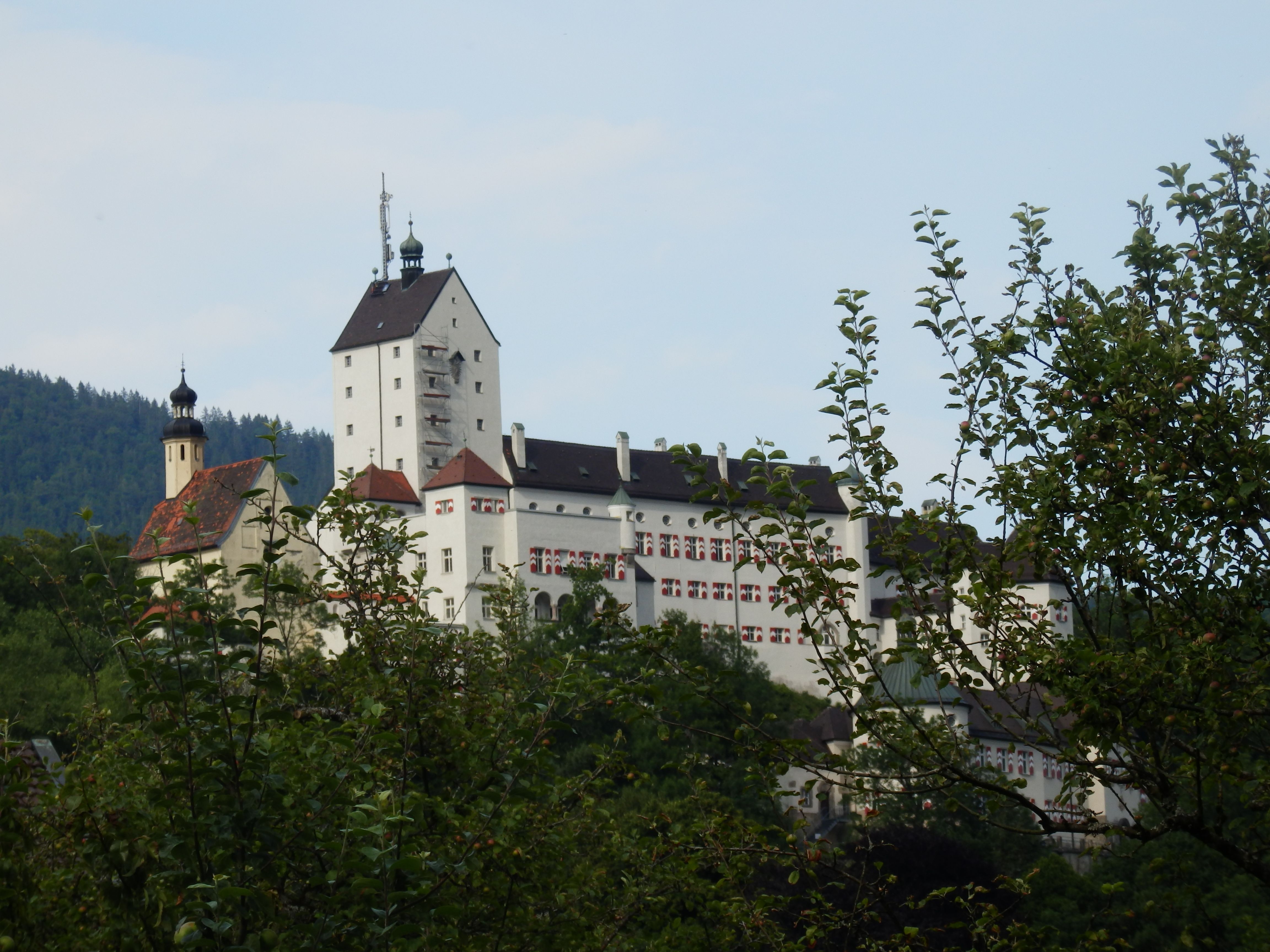 die Burg Hohenaschau im Oberen Priental