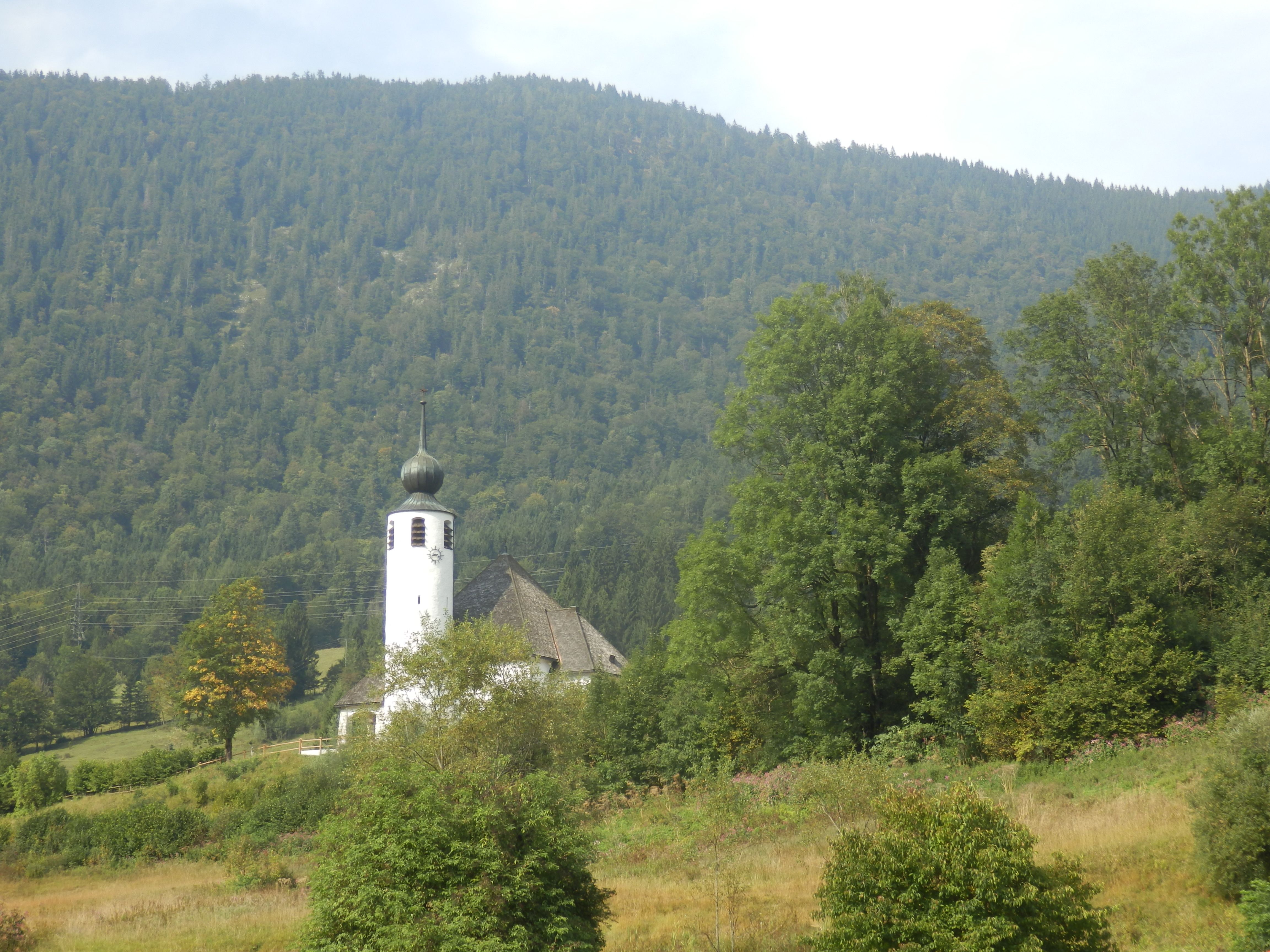 die Kirche von Weißbach a.d.Alpenstrasse