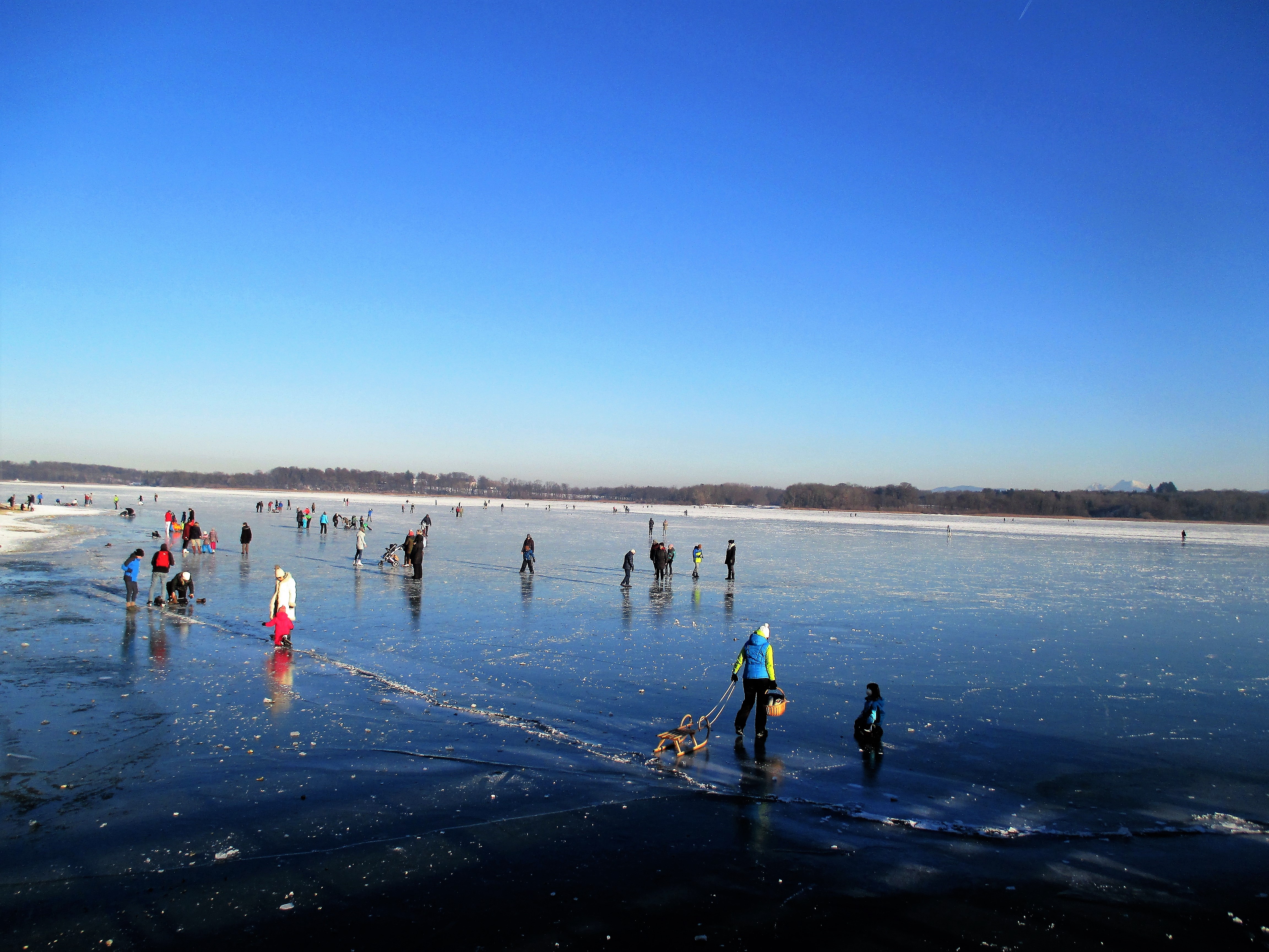 27.Januar: auf dem Eis vor der Seepromenade Prien